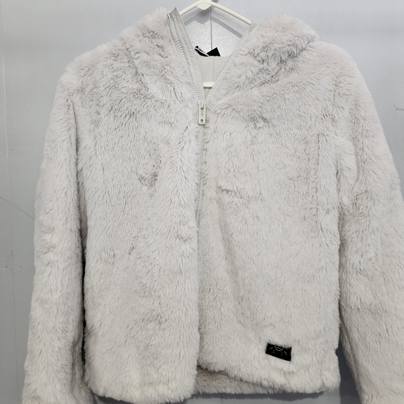 BNWOT UNDERARMOUR Sherpa furry jacket size ylg - Picture 6 of 8